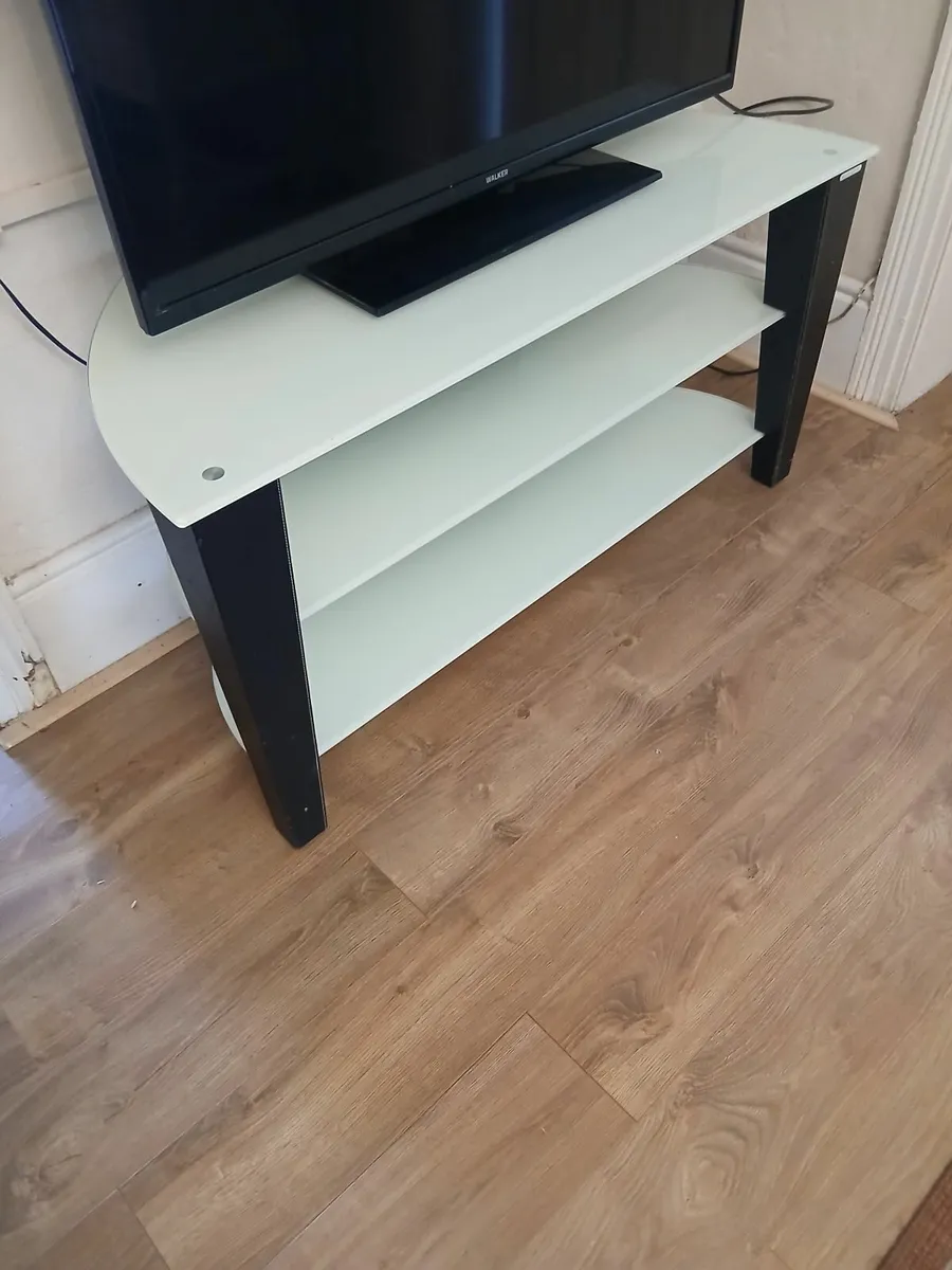 Norstone tv stand leather and glass in mint condit - Image 4