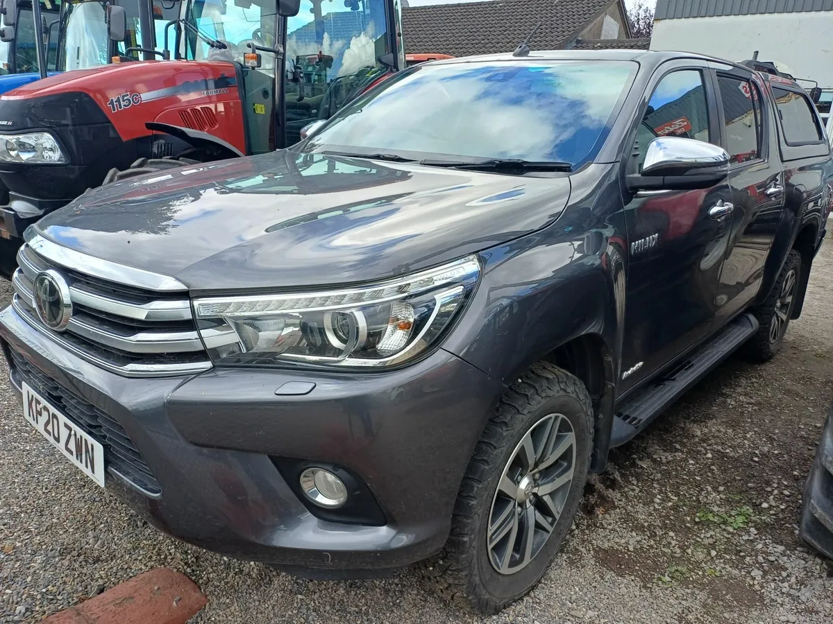 Toyota Hilux  Invincibles - Image 4