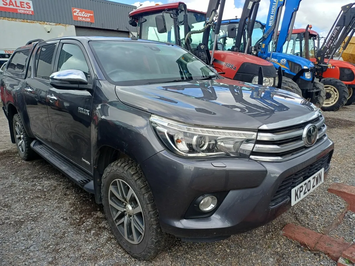 Toyota Hilux  Invincibles - Image 3