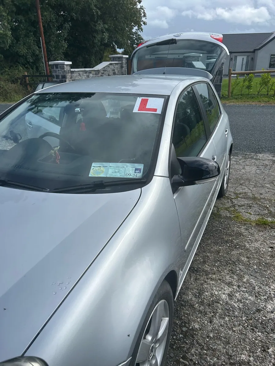 Volkswagen Golf - Image 4