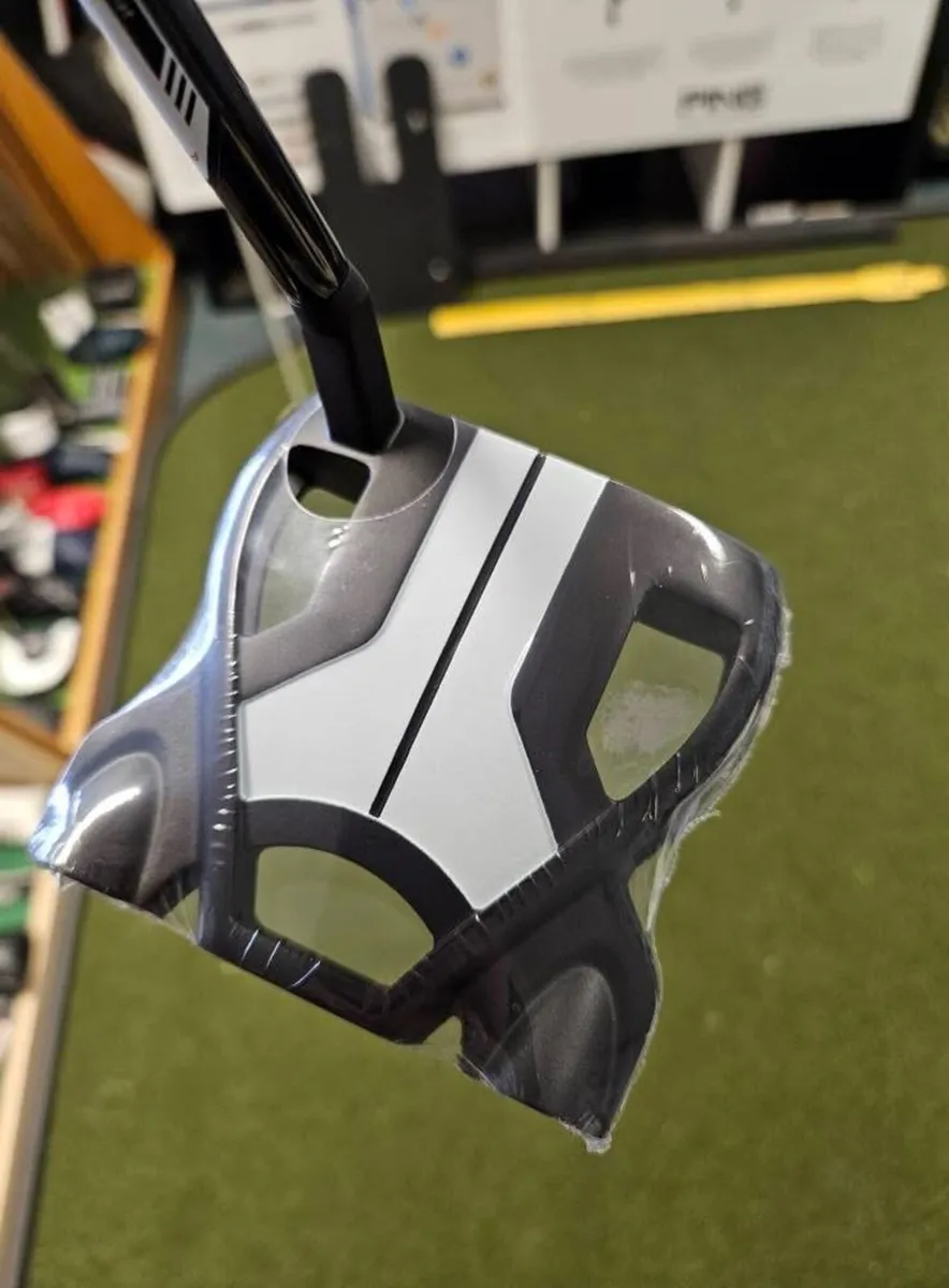 Brand New Taylormade Spider Tour Putter - Image 2