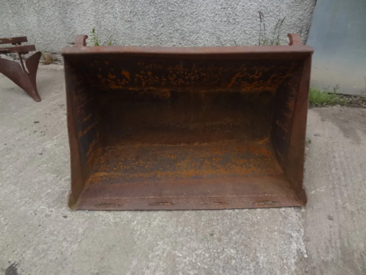 4FT Loader Bucket - Image 2