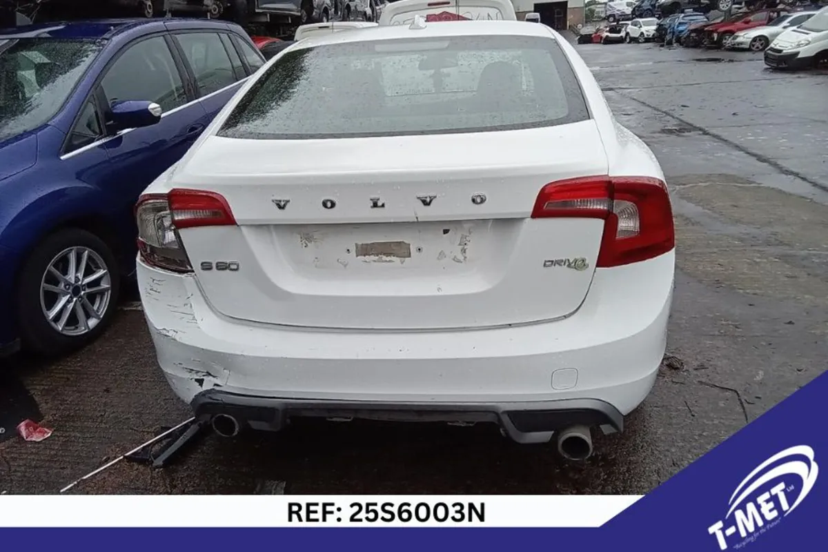 2011 VOLVO S60 BREAKING FOR PARTS - Image 4