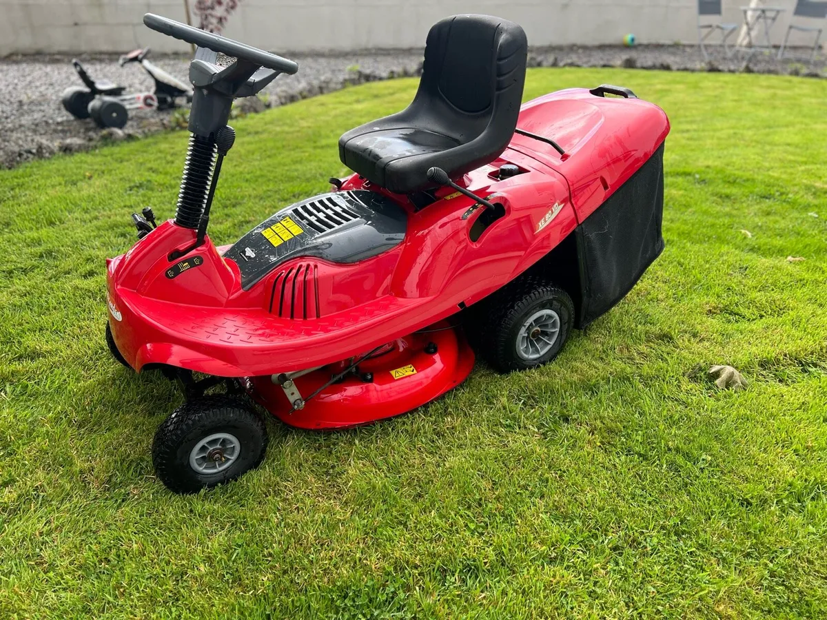 Castelgarden Ride on Mower - Image 2