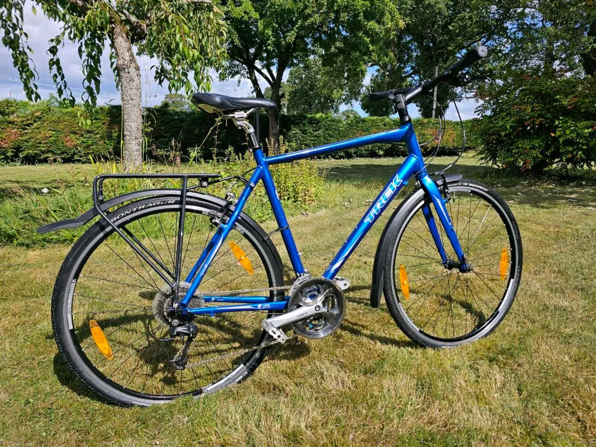 Trek hybrid bike. Road cycle. Cycling - Image 1