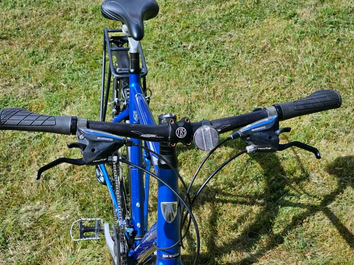 Trek hybrid bike. Road cycle. Cycling - Image 2