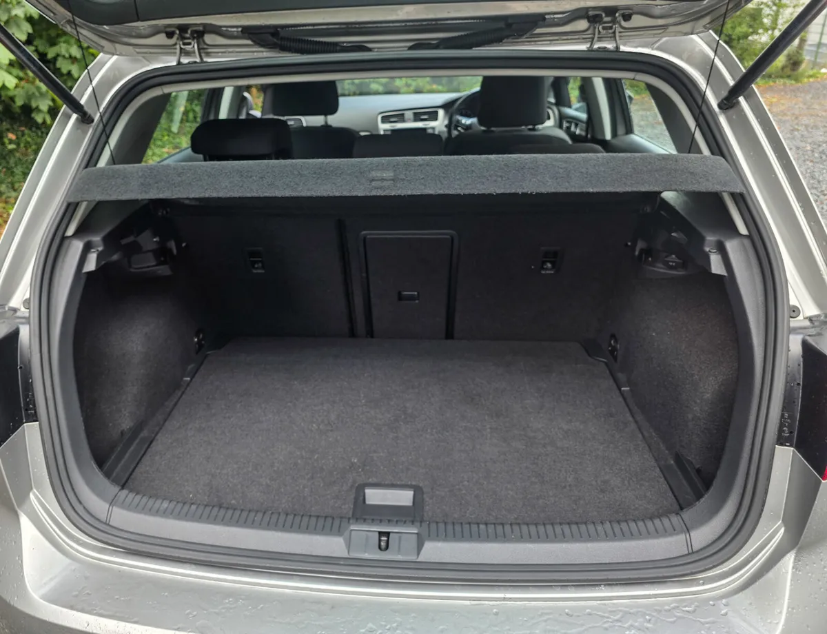 Volkswagen Golf 1.2 DSG  1 Year warranty a - Image 4