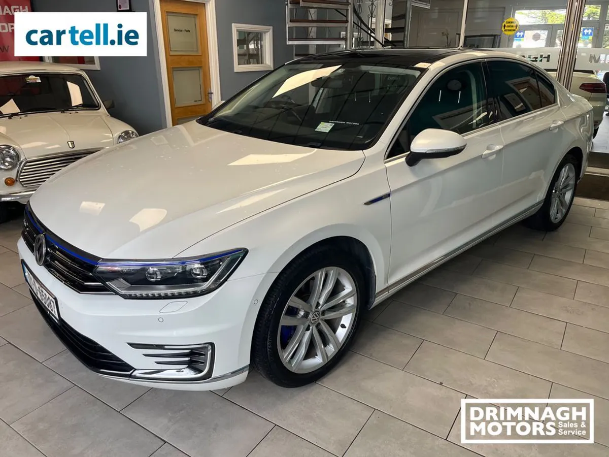 Volkswagen Passat GTE TOP SPEC - Image 1