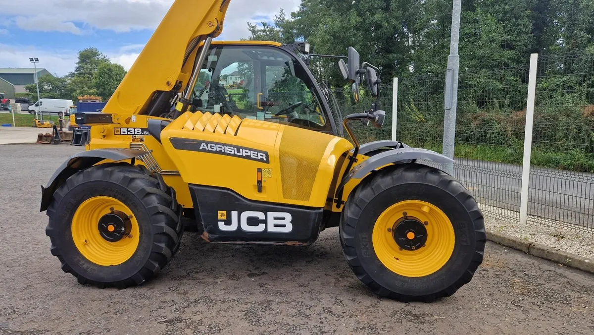 2022 JCB 538-60 Agri Super - Image 1