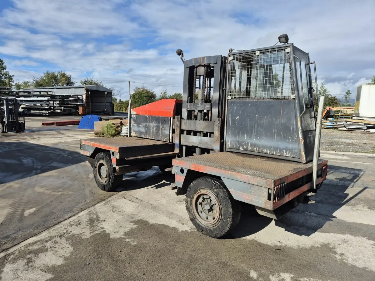 Linde Side Loader - Image 1