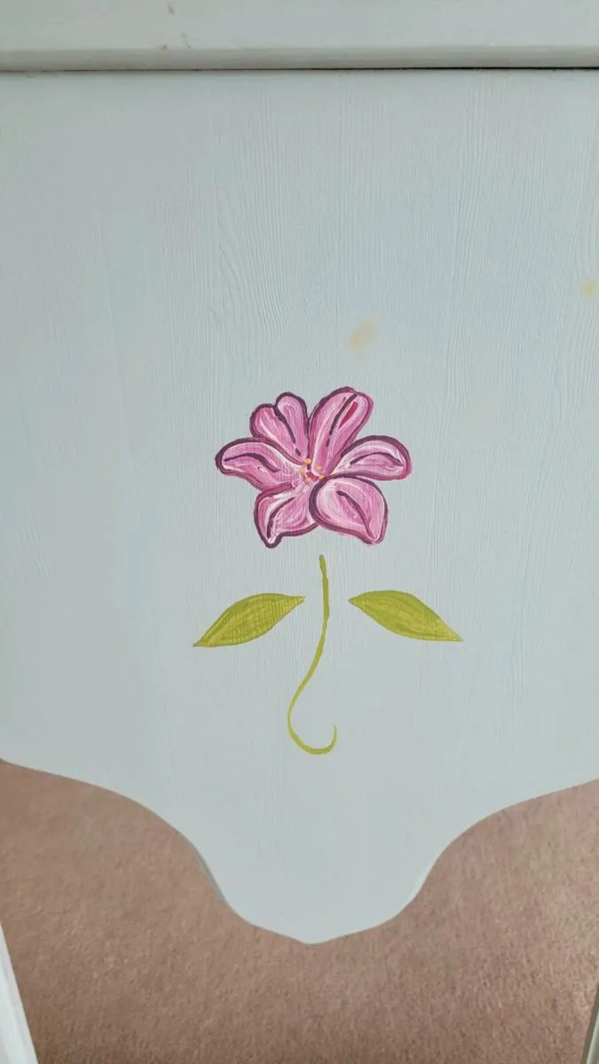 Handmade daisy Bella baby crib - Image 2