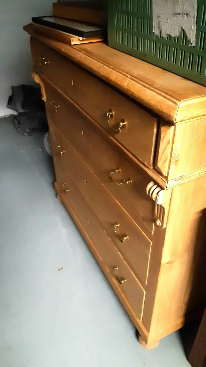 Old chest of drawers - Image 3