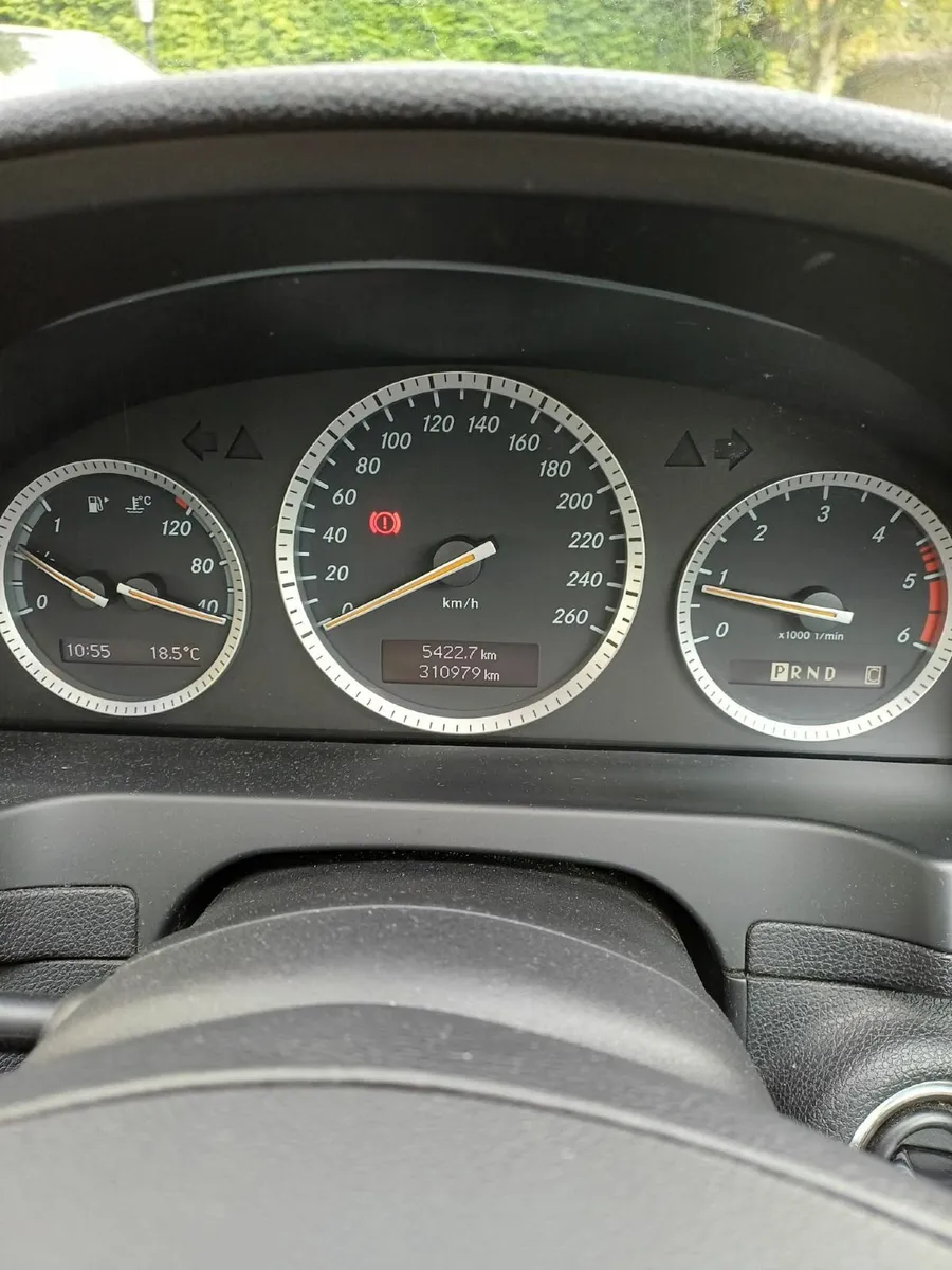 Mercedes-Benz C-Class 2008 - Image 2