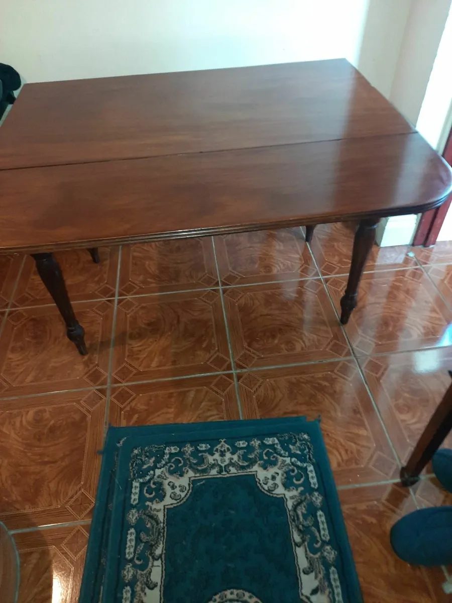 Antique Pembroke table - Image 1