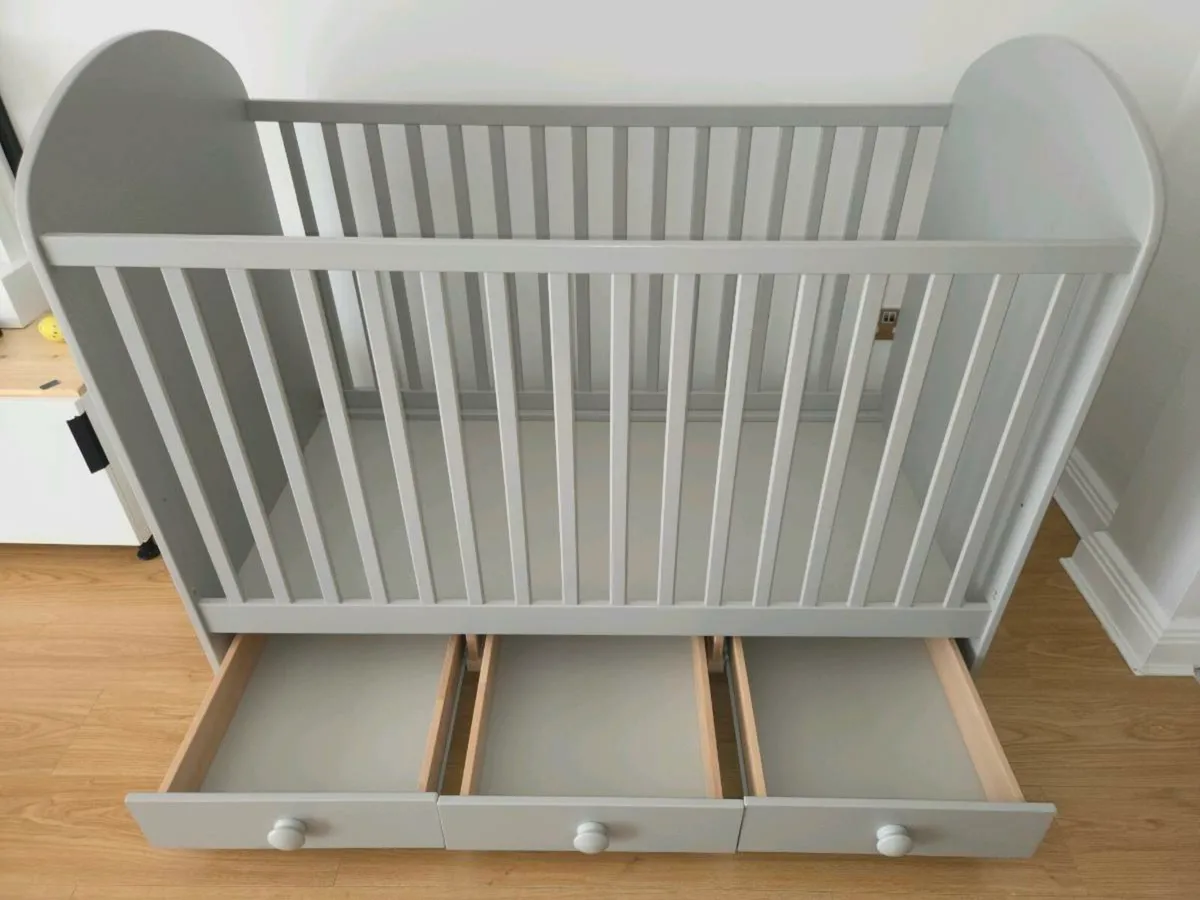 Cot bed - Image 3