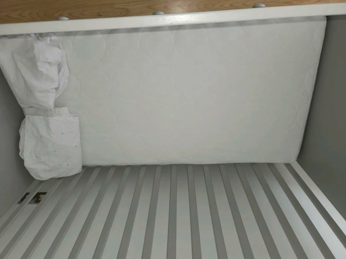 Cot bed - Image 4