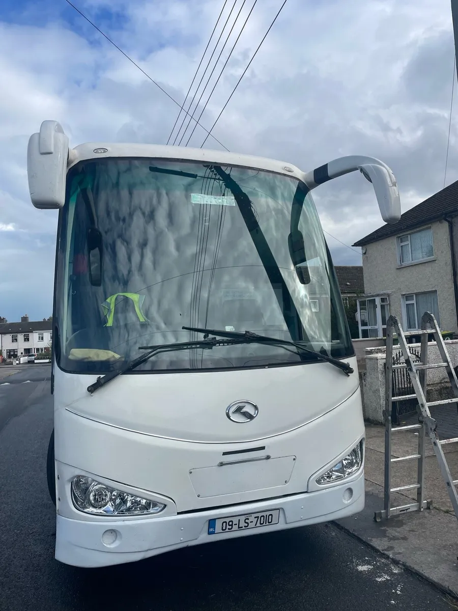 King long 49+1+1 coach - Image 1