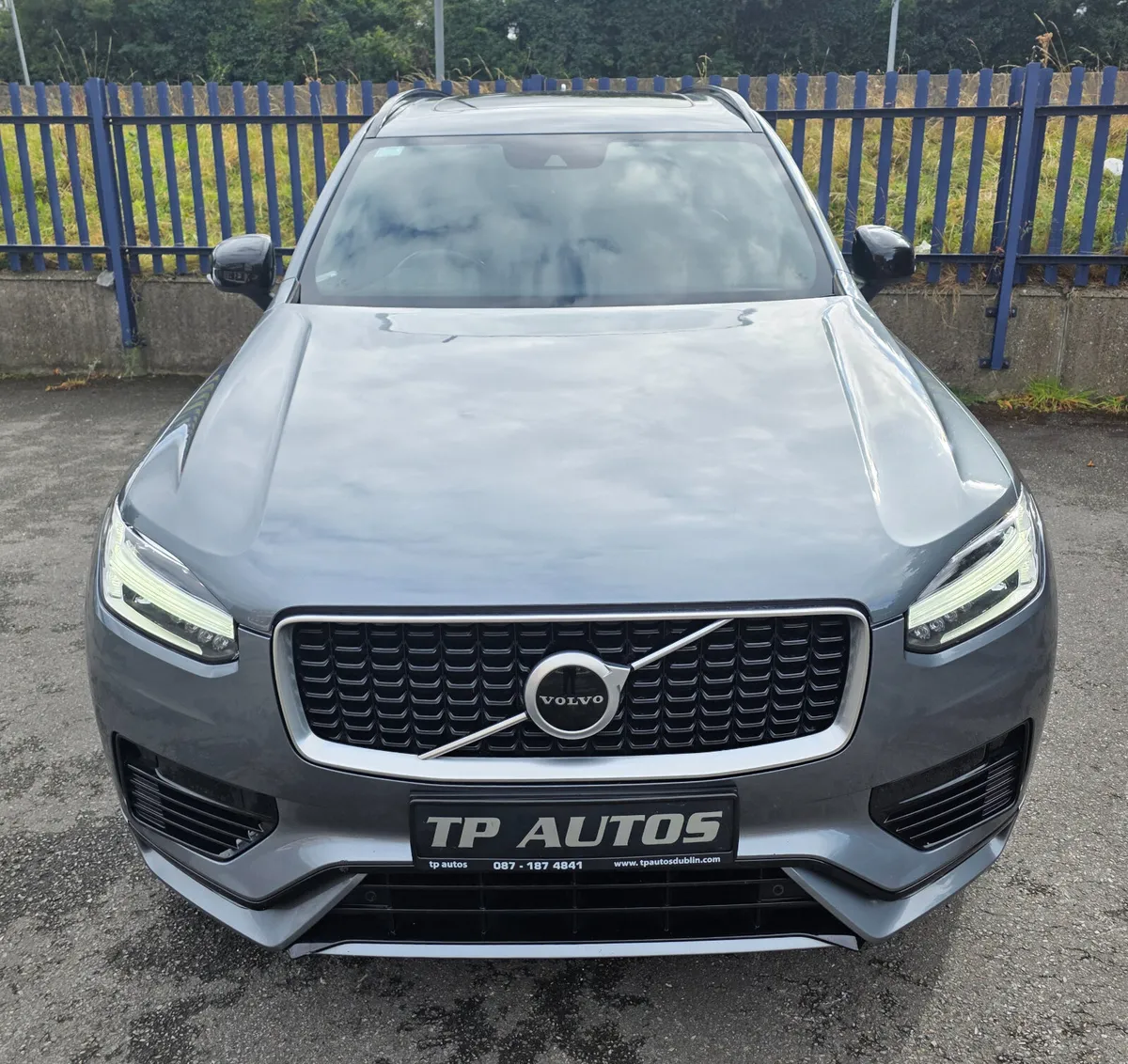 2019 Volvo XC90 R-Design T8 7 seater - Image 3