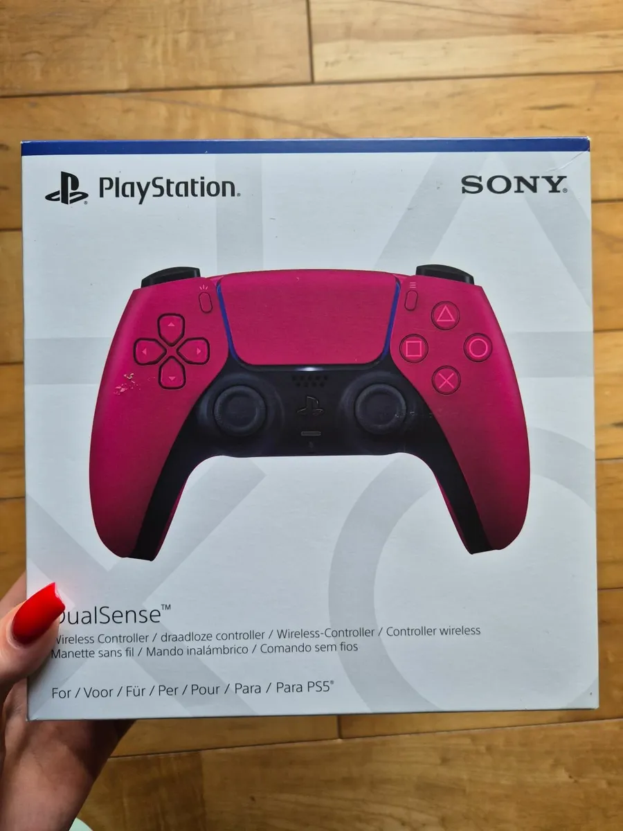 PlayStation 5 (Disc Edition) + 2 Controllers + Cha - Image 3