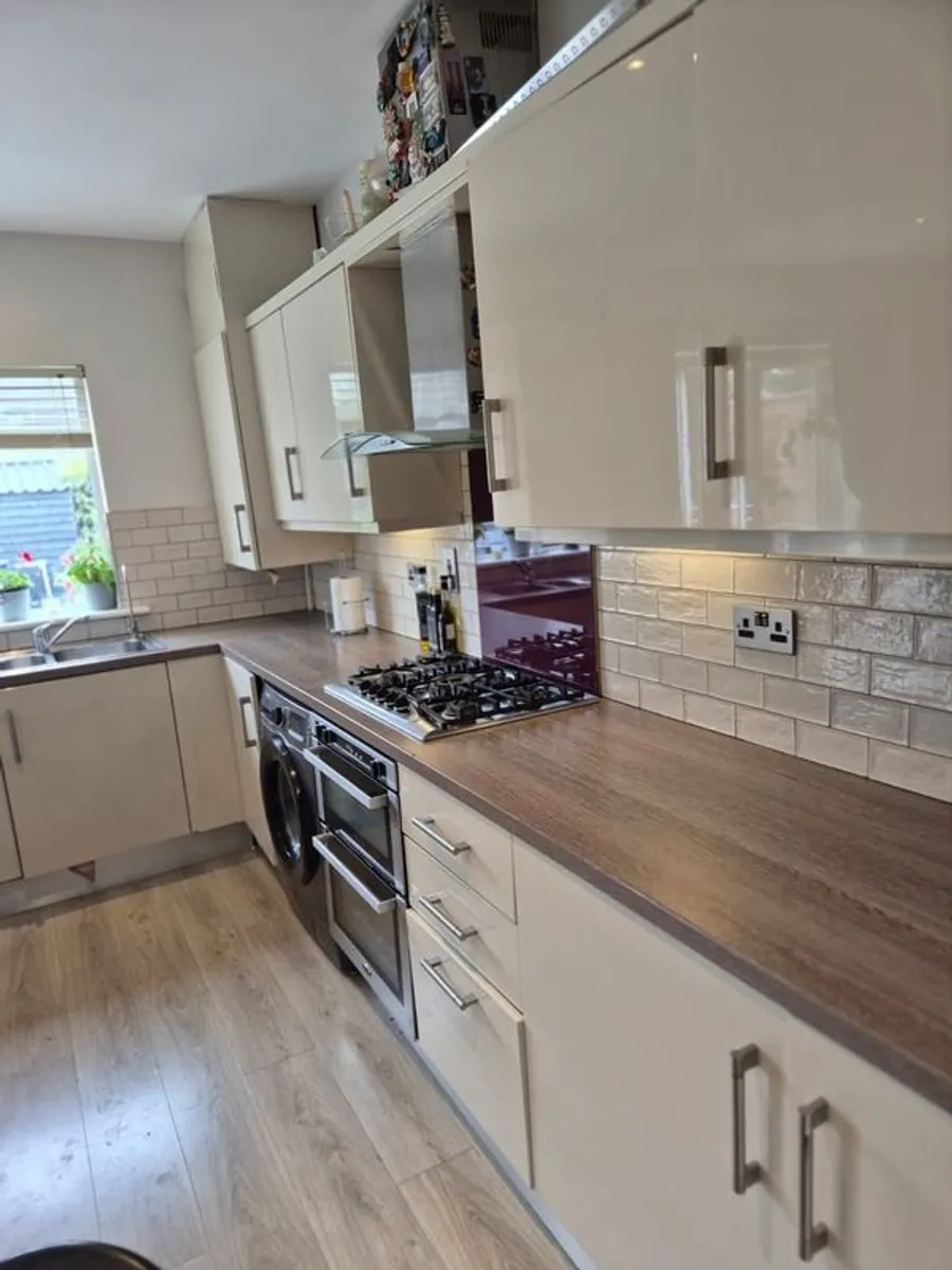 Beautiful kitchen for sale - Image 2