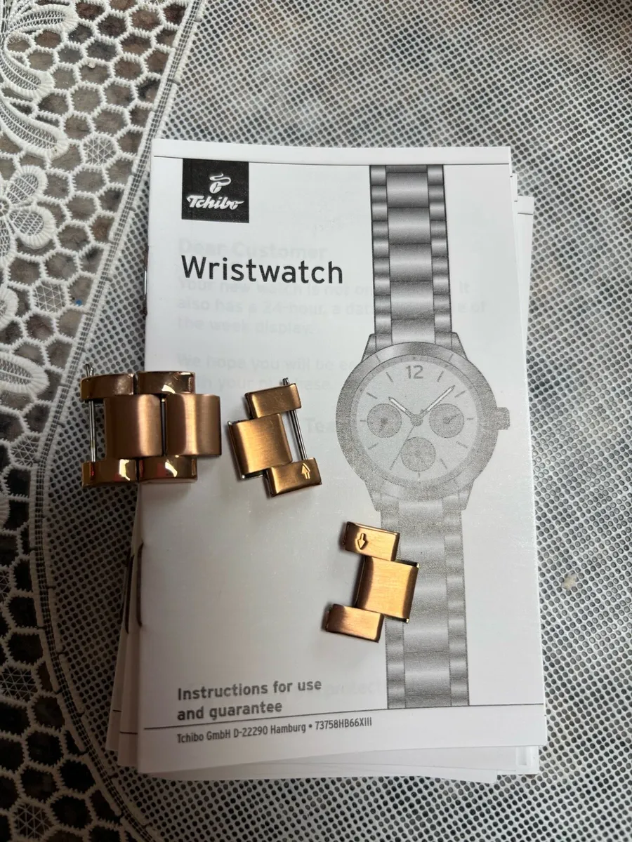 Rose gold watch - women - Image 3