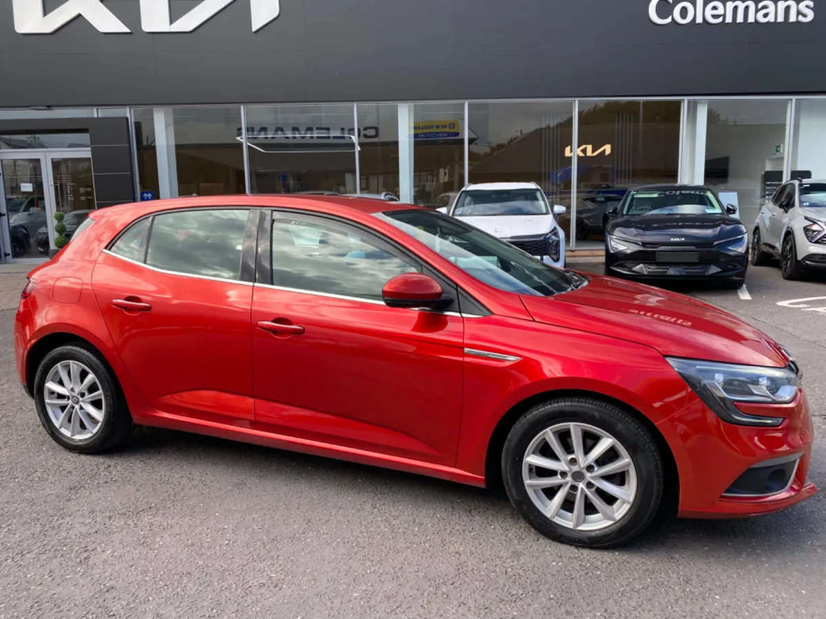 Renault Megane Dynamique NAV DCI 110 2017 - Image 2