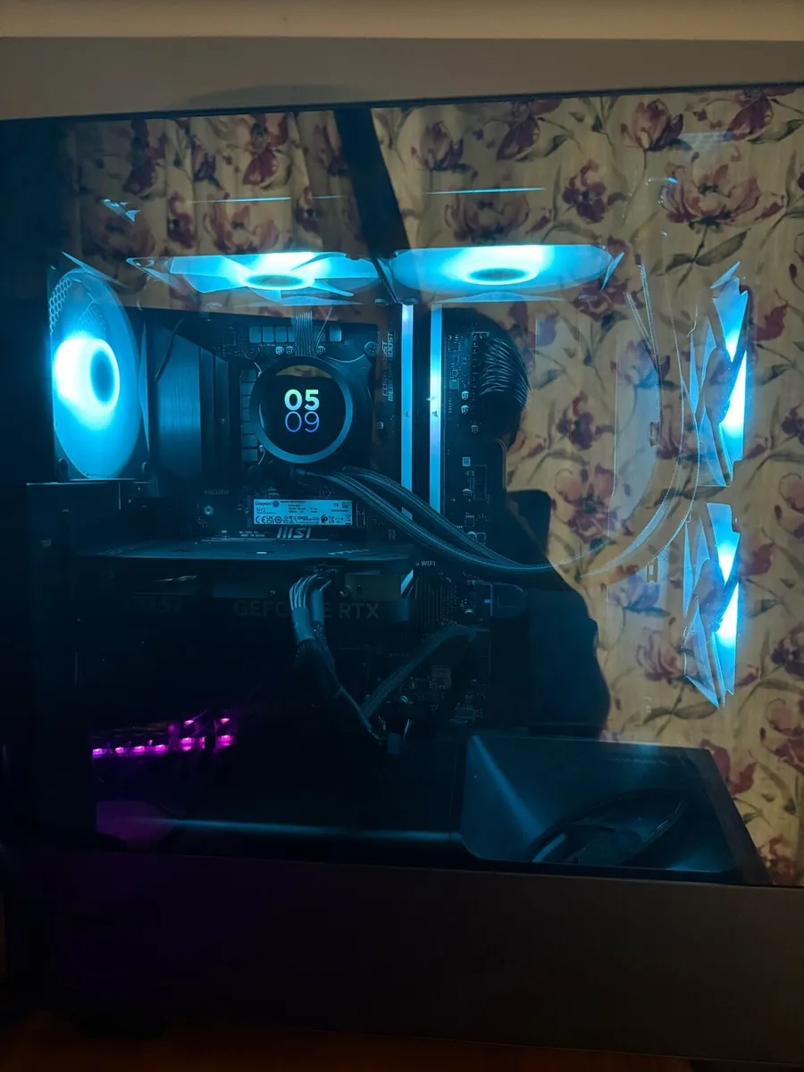 Gaming PC + SteelSeries Apex Pro TKL + Razer Mouse - Image 3