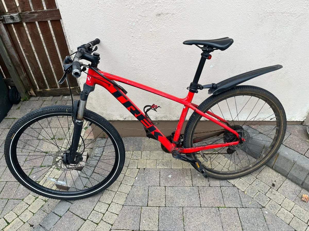 Trek Marlin 6 - Image 1