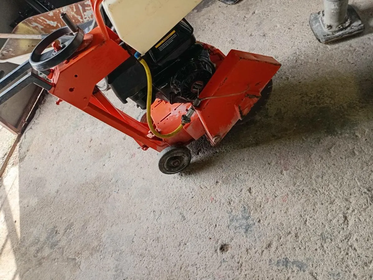 Clipper CS451 Petrol Roadsaw - Image 1