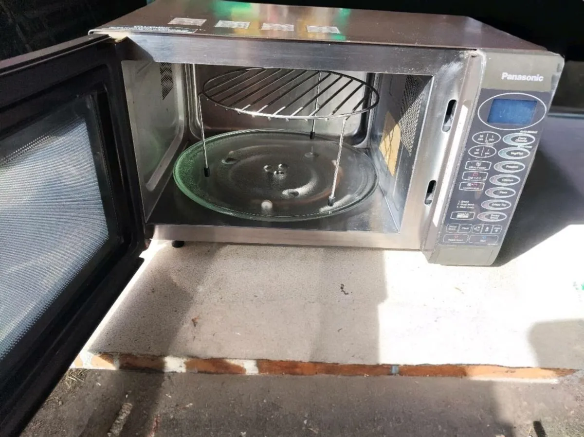 Microwave - Image 2