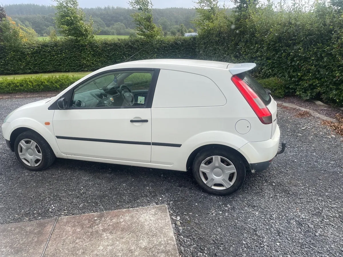 Ford fiesta van - Image 1
