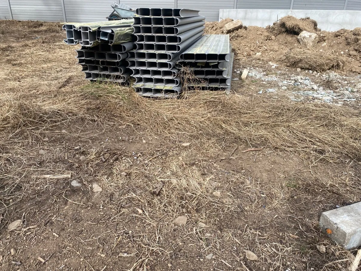 23 , 6 foot pvc panels and 3 , 8 foot h posts - Image 3