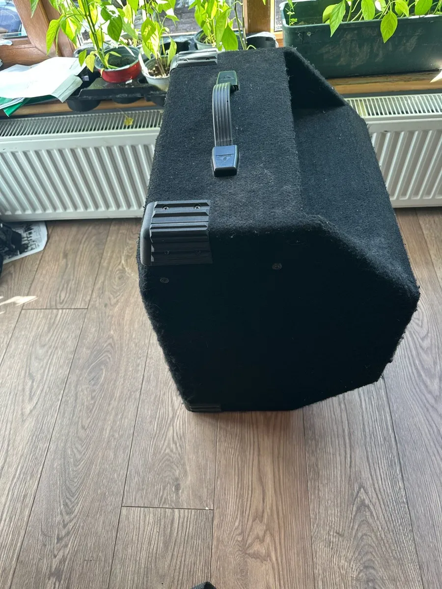 Bass amp - Image 2