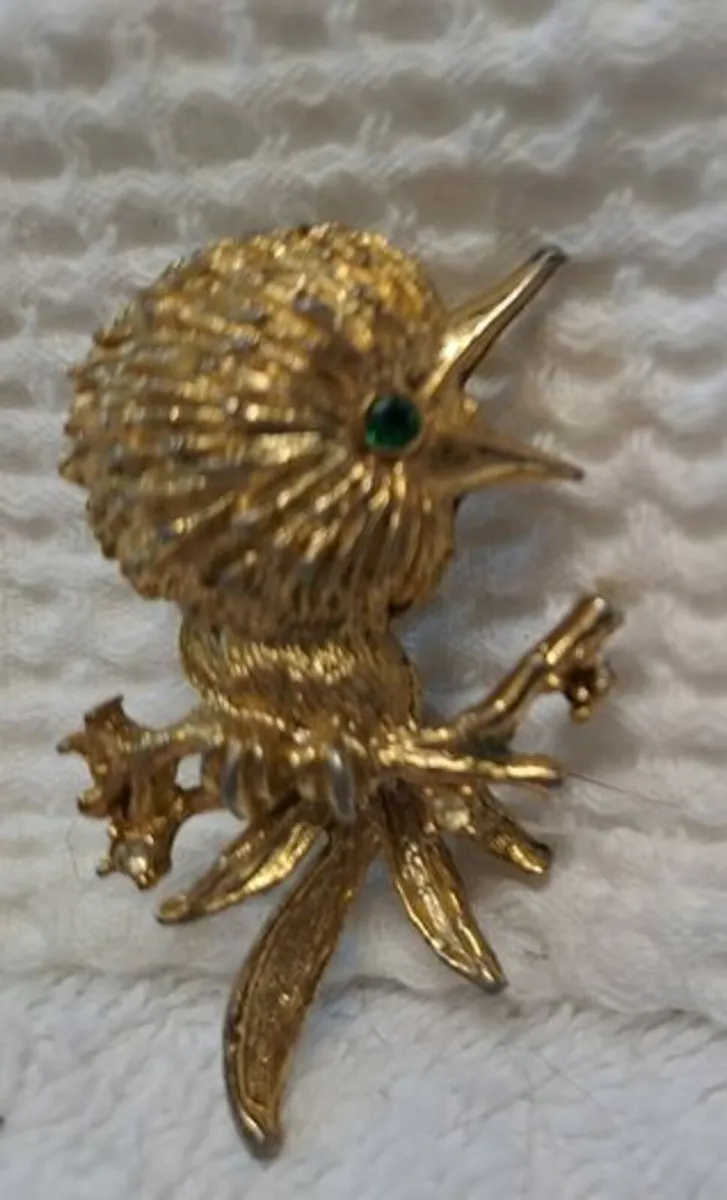 Vintage brooch bird on branch - Image 1