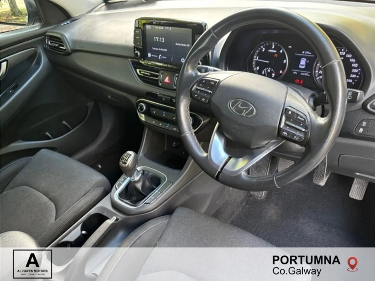 Hyundai i30 1.6 Diesel Deluxe - Image 2