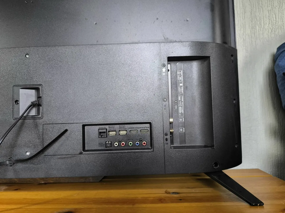 Sharp 50" 4K - Image 1