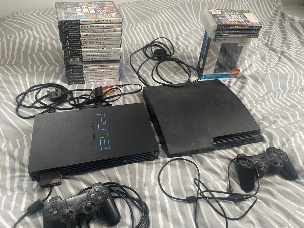 PS2 and PS3 with games - Image 1