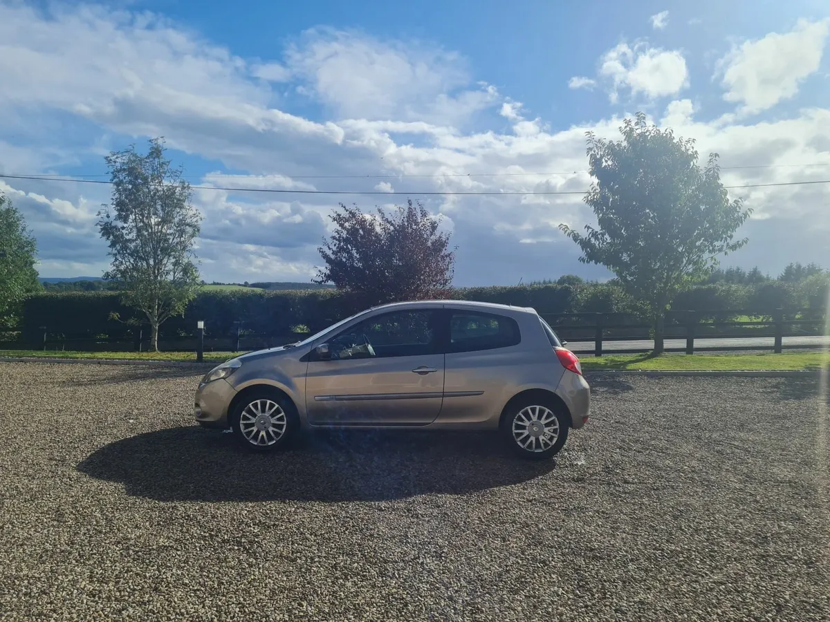 Renault Clio 1.5 DCI DYNAMIQUE 2009 - Image 4