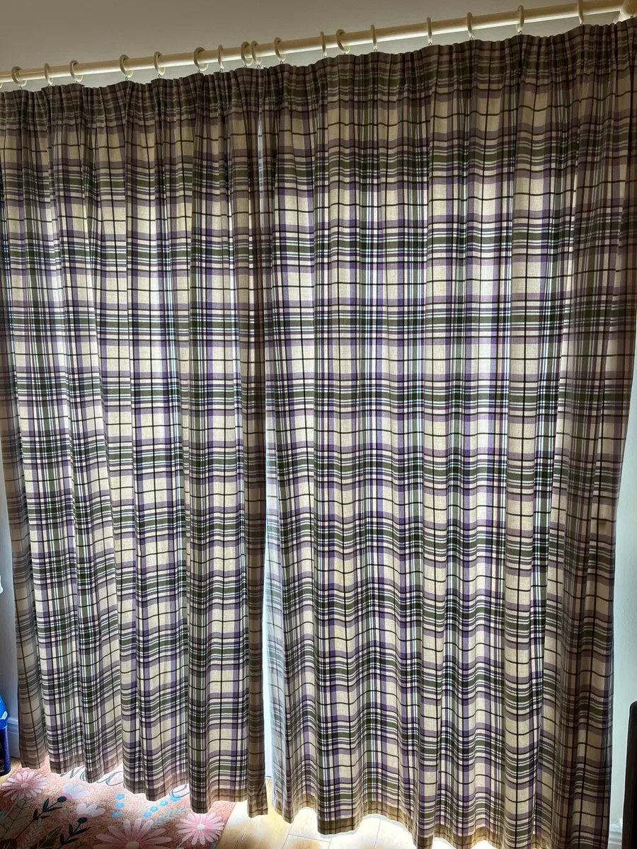 Kitchen curtain, pole & tie back - Image 2