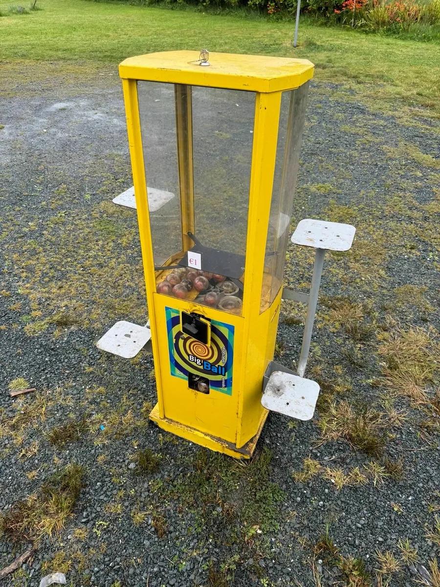 Vending machine for sale - Image 1
