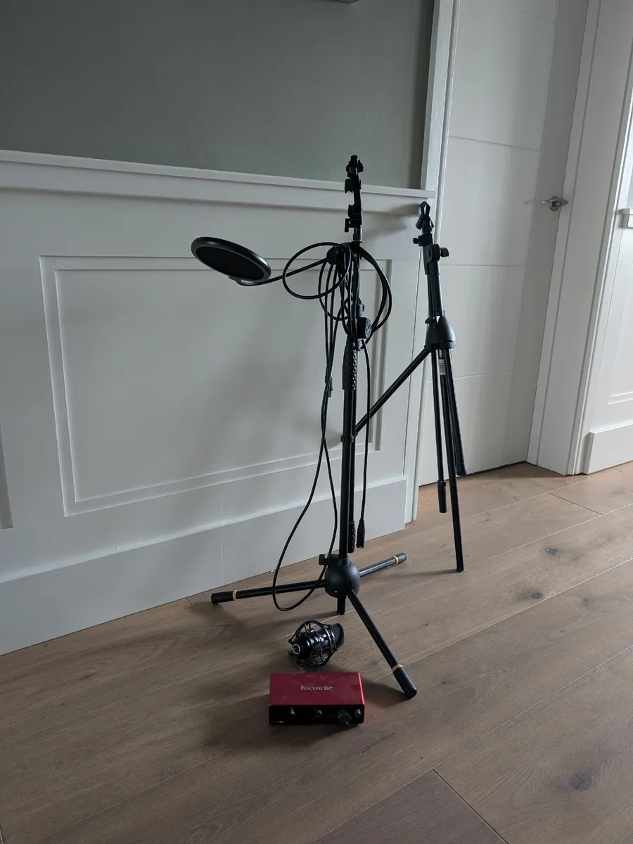 Audio interface, Microphone + 2 stands - Image 1