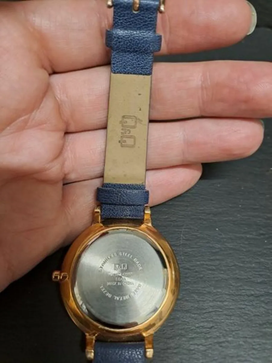 Q & Q Watch - Image 2