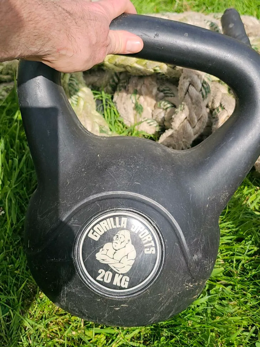 Kettlebells and battle rope - Image 3