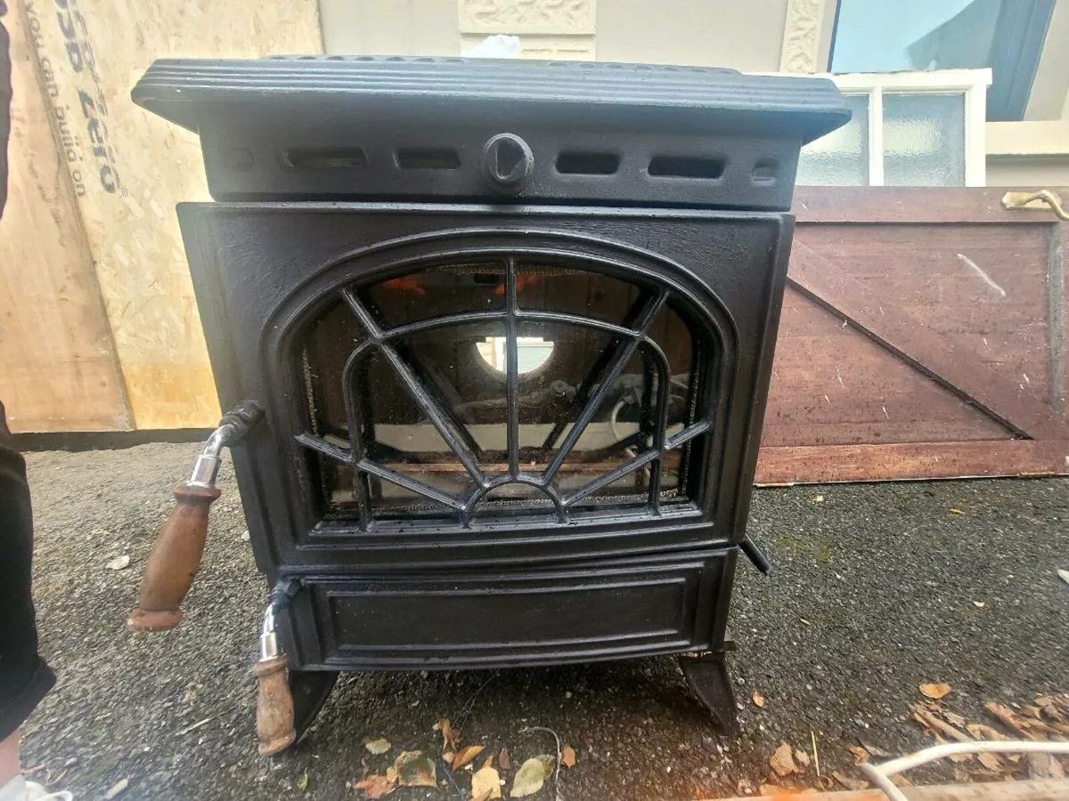 Stove - Image 1