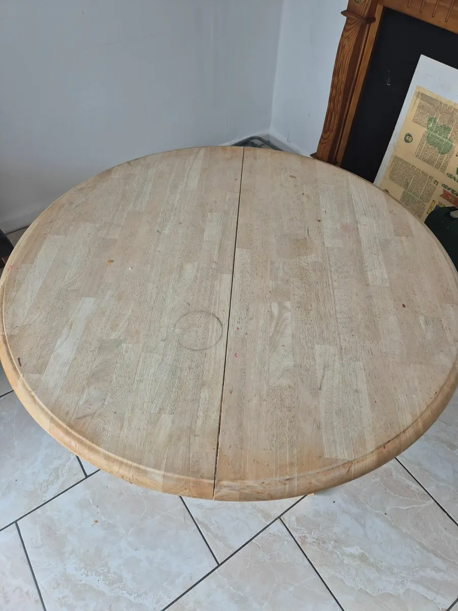Kitchen table - Image 1