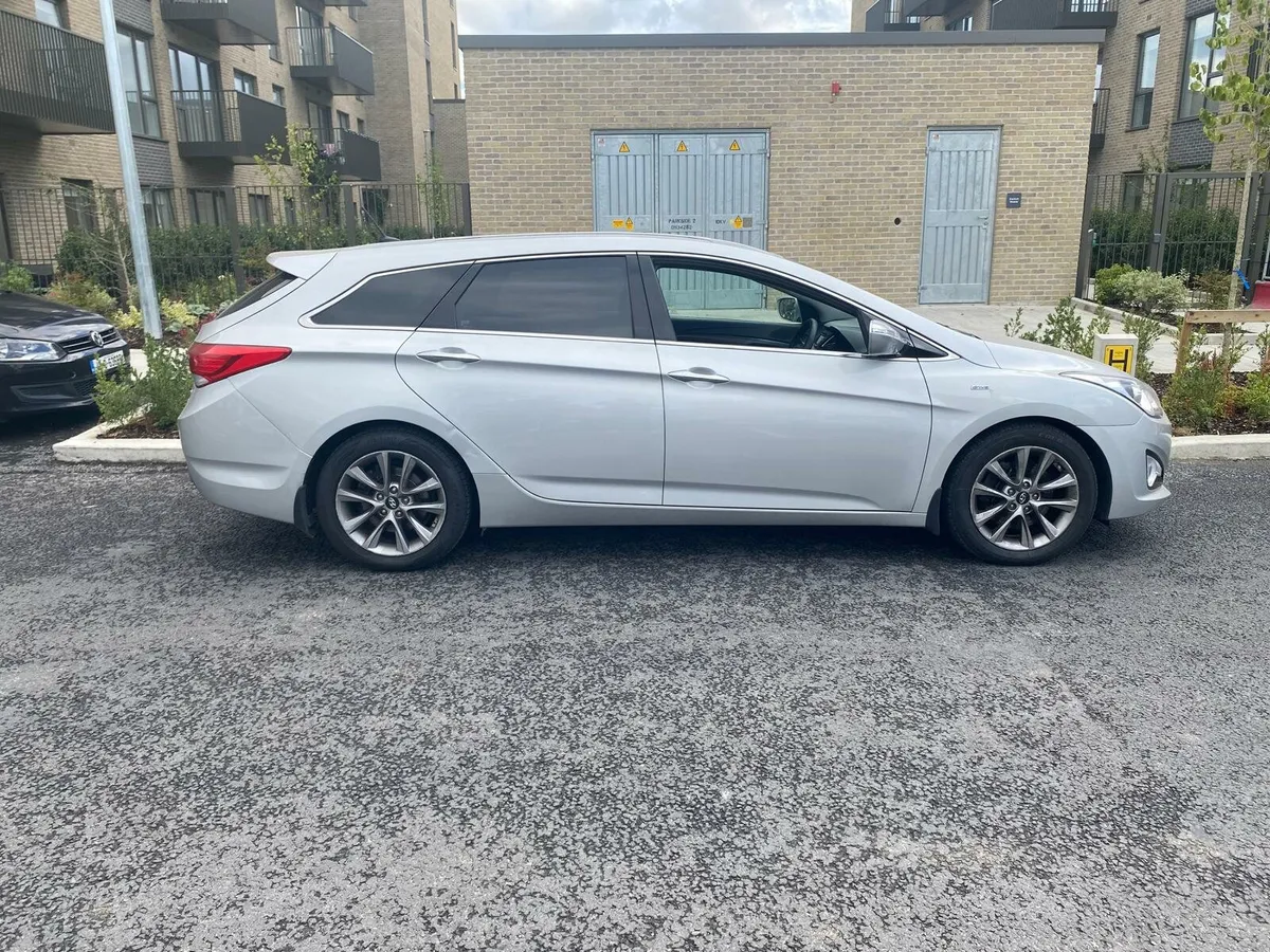 Hyundai 140 estate €4950 - Image 2