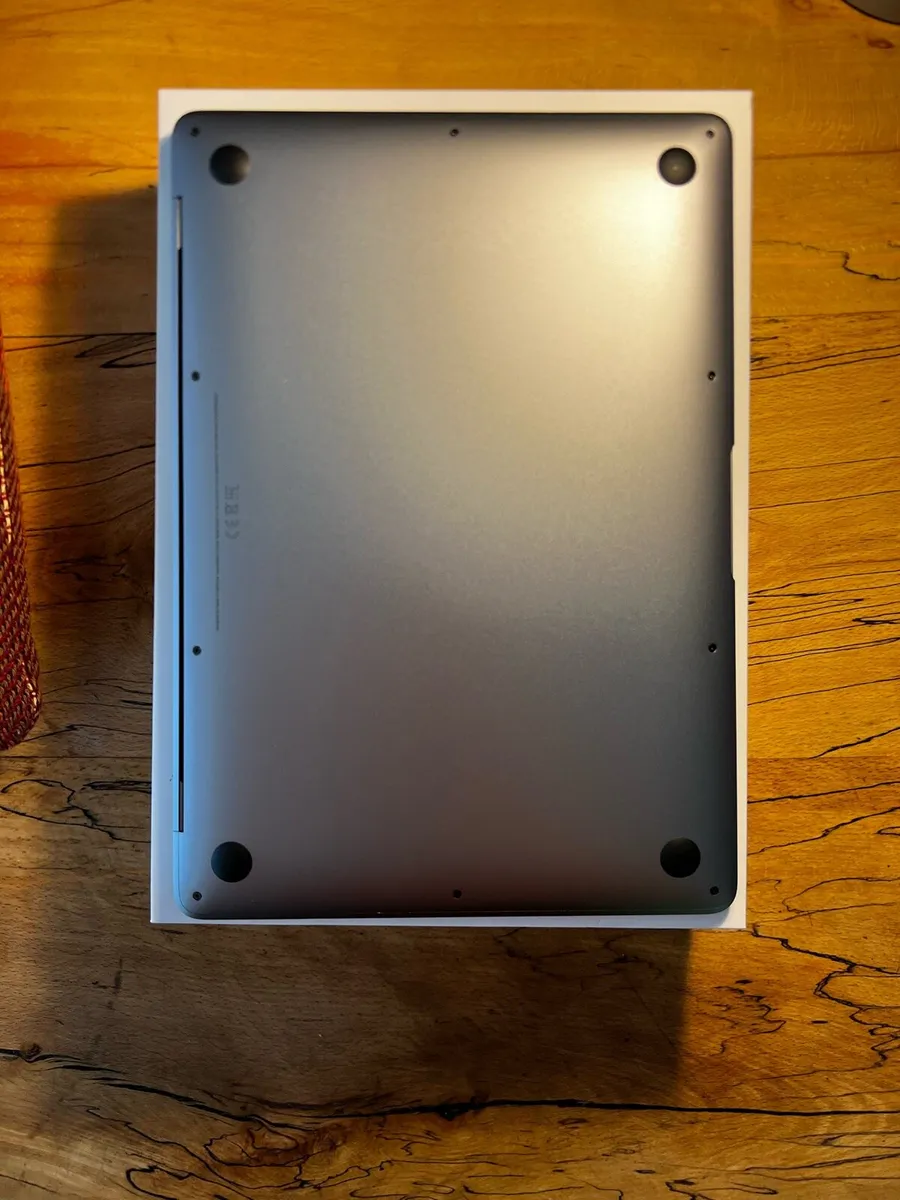 MacBook Air M1 (2020) - Image 4
