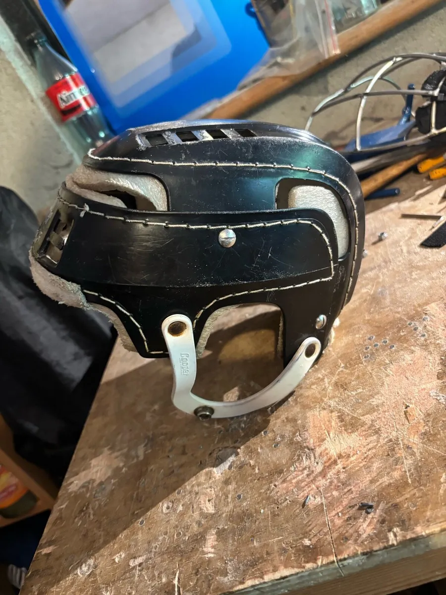 Cooper sk100 jnr hurling helmet - Image 2