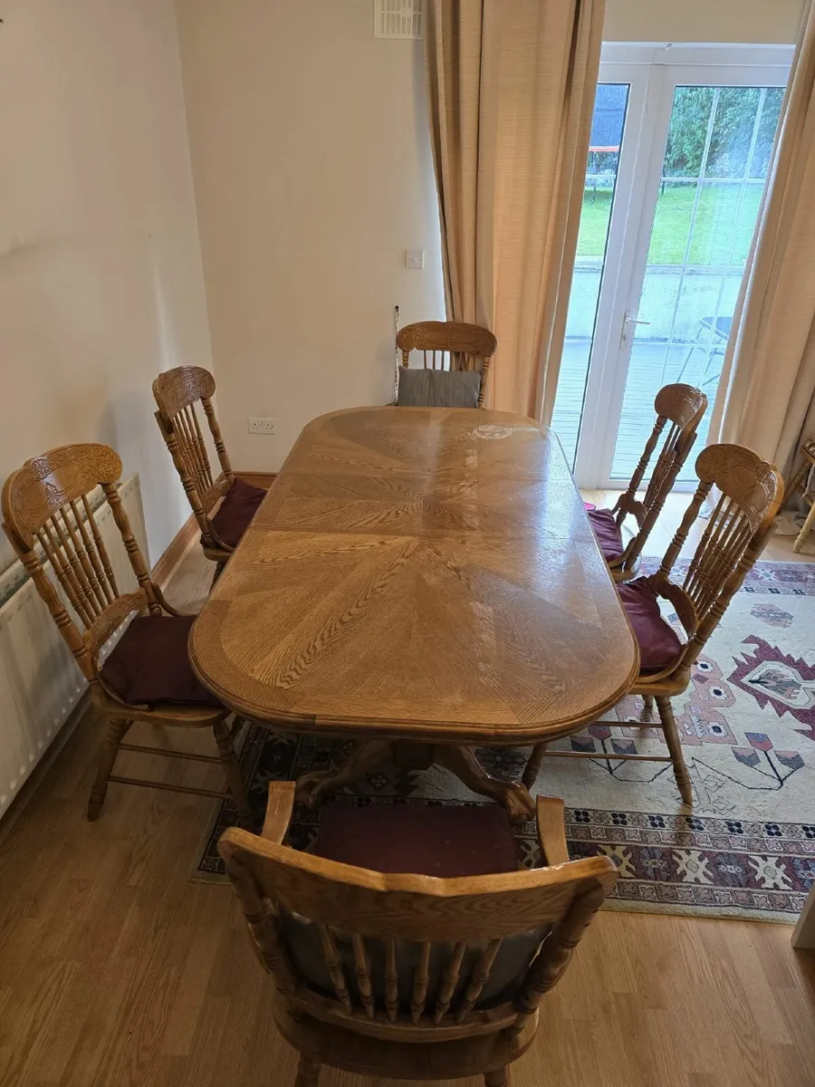 Extendable dining table and chairs set - Image 1