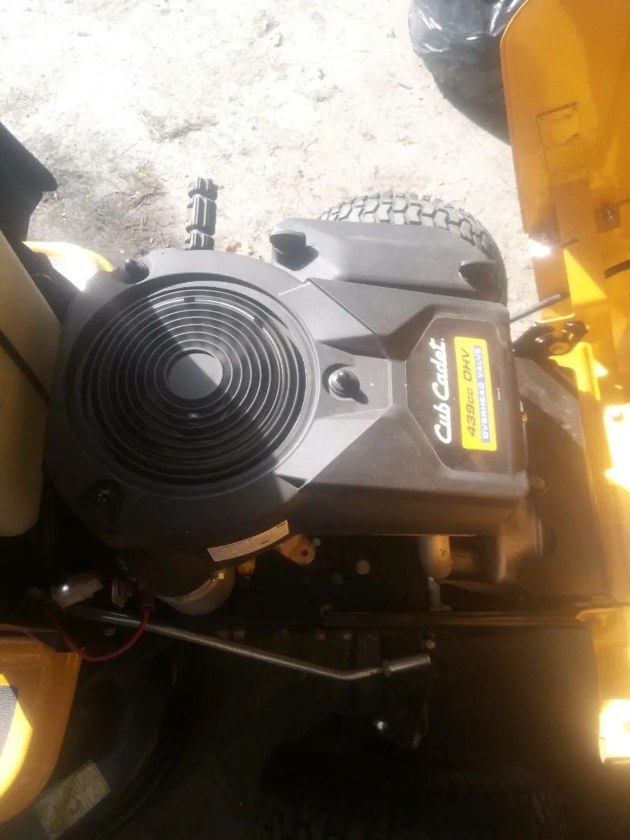 Ride on mower - Image 2